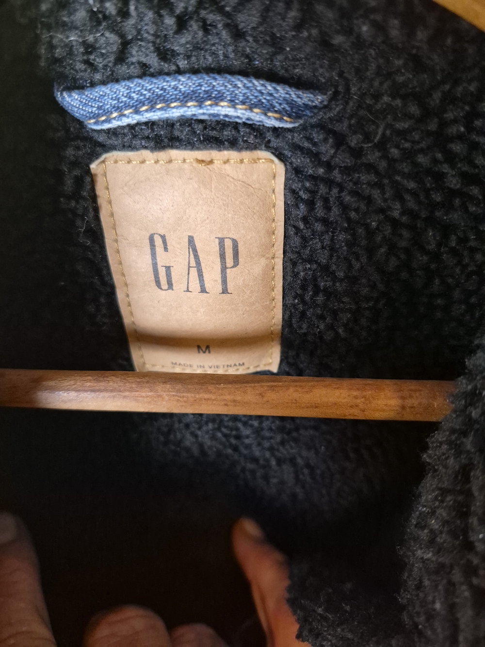 GAP Dark Blue Denim Jacket with Black Sherpa Collar Bin 46 - Picture 3 of 3